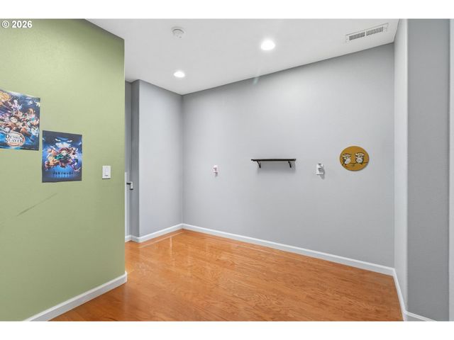 2728 Hallmark Ln, Eugene, OR 97402