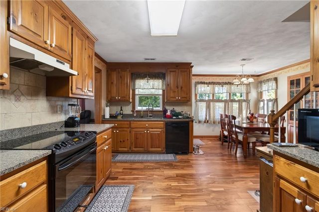 412 Weeping Cedar TRL, Chesapeake, VA 23323