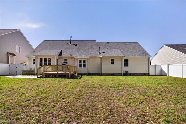 412 Weeping Cedar TRL, Chesapeake, VA 23323