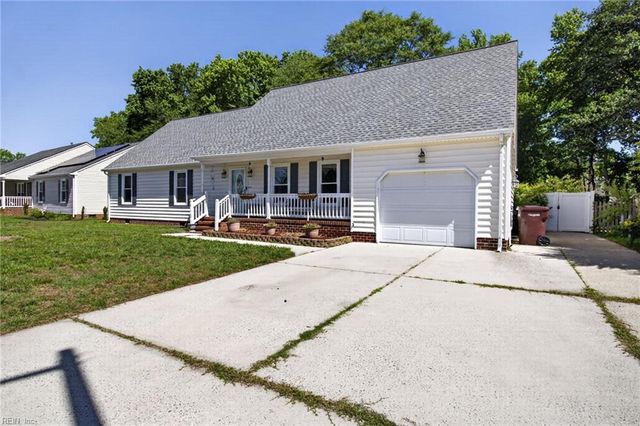 412 Weeping Cedar TRL, Chesapeake, VA 23323