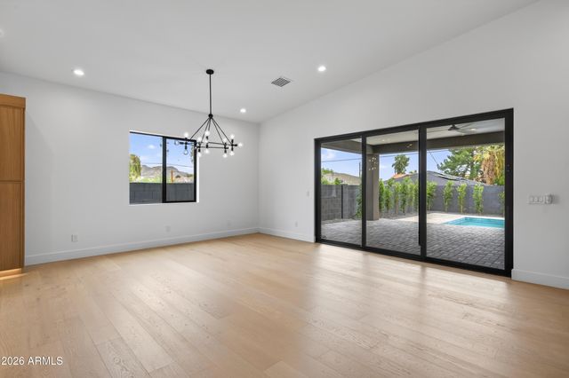 1335 E KALER Drive, Phoenix, AZ 85020