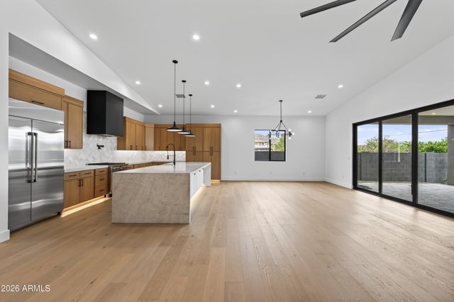 1335 E KALER Drive, Phoenix, AZ 85020