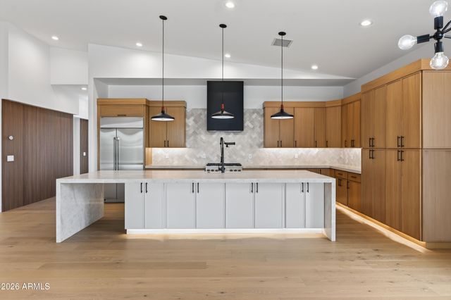 1335 E KALER Drive, Phoenix, AZ 85020