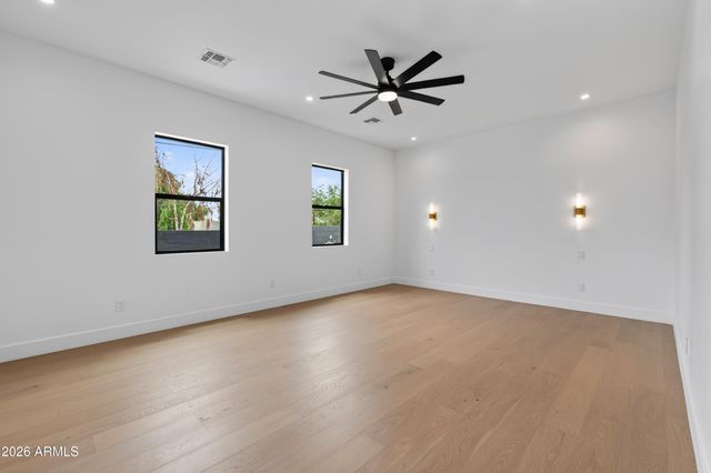 1335 E KALER Drive, Phoenix, AZ 85020