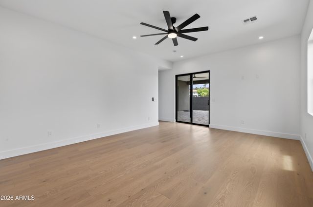 1335 E KALER Drive, Phoenix, AZ 85020