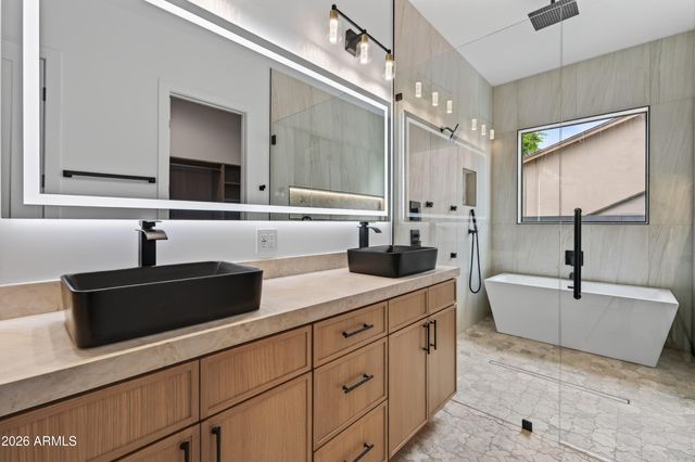 1335 E KALER Drive, Phoenix, AZ 85020