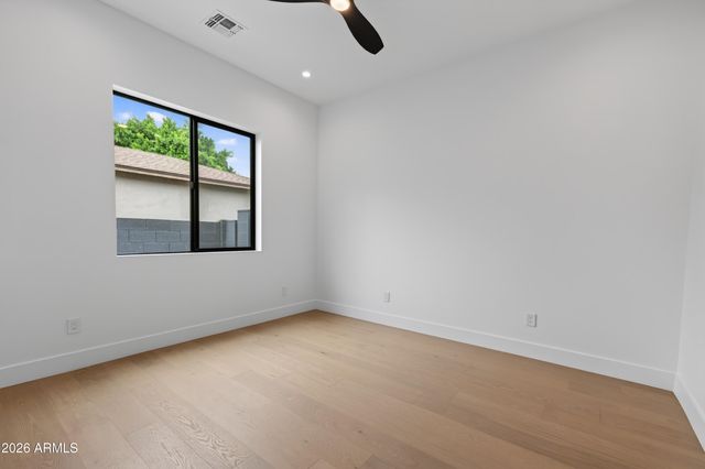 1335 E KALER Drive, Phoenix, AZ 85020