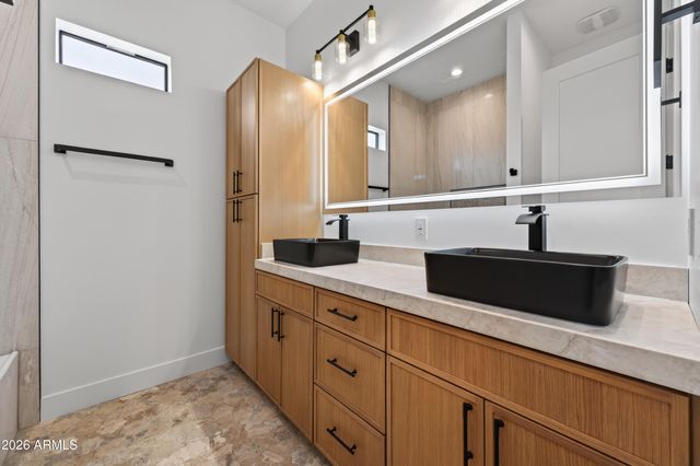 1335 E KALER Drive, Phoenix, AZ 85020