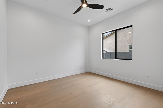 1335 E KALER Drive, Phoenix, AZ 85020