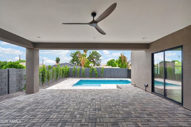 1335 E KALER Drive, Phoenix, AZ 85020
