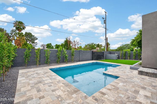 1335 E KALER Drive, Phoenix, AZ 85020