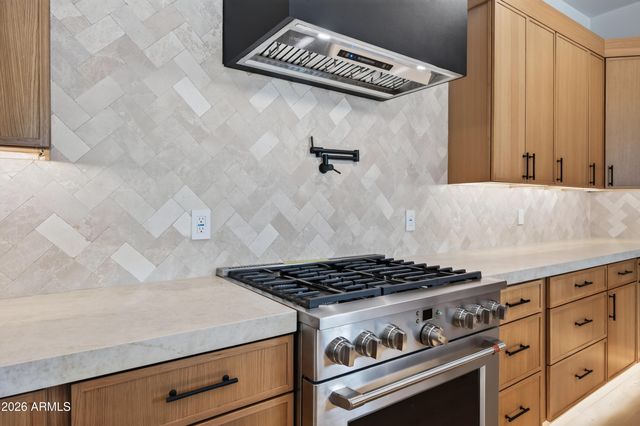 1335 E KALER Drive, Phoenix, AZ 85020