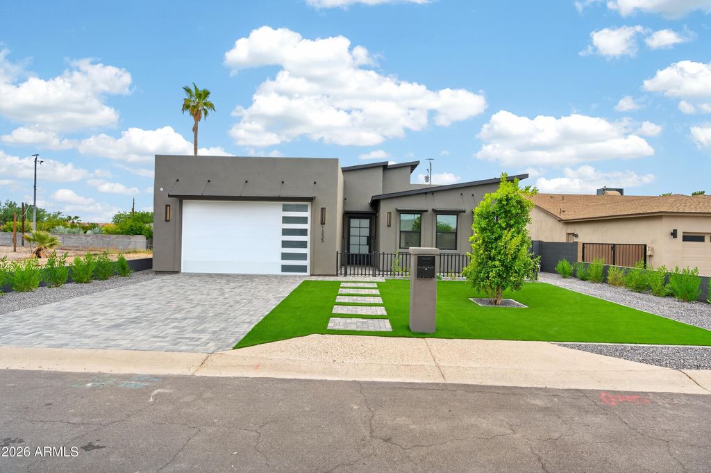 1335 E KALER Drive, Phoenix, AZ 85020 — photo 2