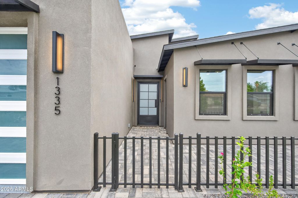 1335 E KALER Drive, Phoenix, AZ 85020 — photo 3