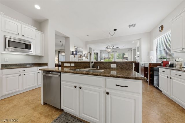 3904 Specula Wing Drive, North Las Vegas, NV 89084