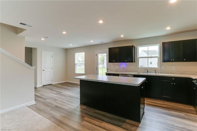 429 Forecastle ST, Portsmouth, VA 23701