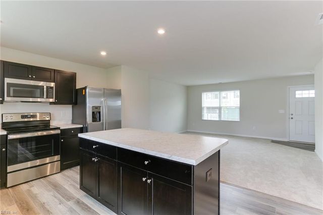 429 Forecastle ST, Portsmouth, VA 23701