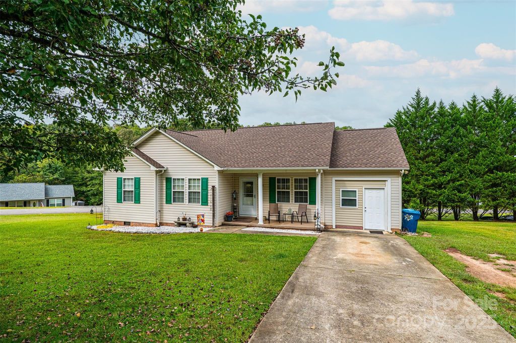 1324 39th Street SW, Hickory, NC 28602