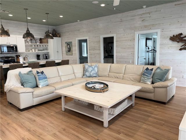 2008 Sand Point Cir, Port Aransas, TX 78373