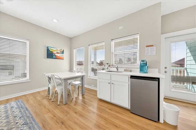 2008 Sand Point Cir, Port Aransas, TX 78373