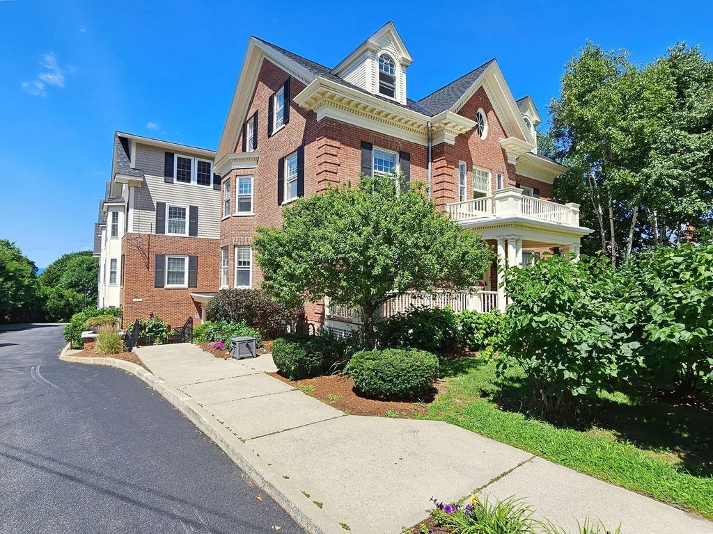 81 S Williams St Unit 205, Burlington, VT 05401