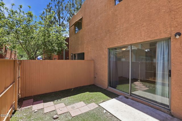 2950 N Alvernon Way Apt 1105, Tucson, AZ 85712