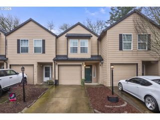 13949 BEAVERCREEK Rd 114, Oregon City, OR 97045