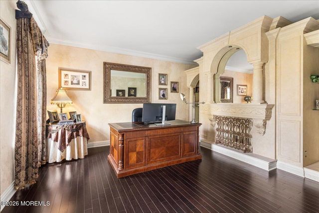 13 Iris Circle, Manalapan, NJ 07726