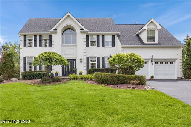 13 Iris Circle, Manalapan, NJ 07726
