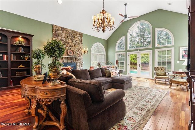 13 Iris Circle, Manalapan, NJ 07726
