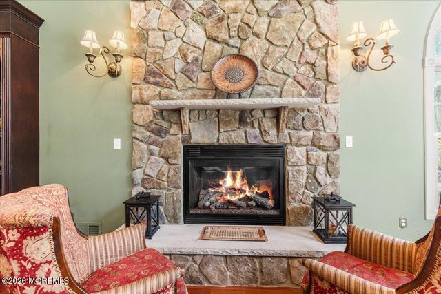 13 Iris Circle, Manalapan, NJ 07726