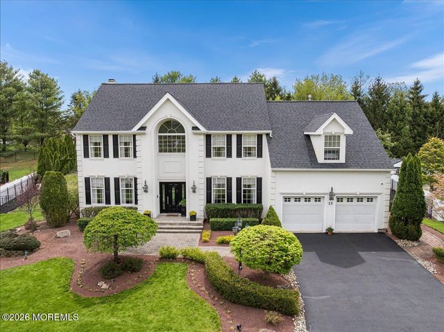13 Iris Circle, Manalapan, NJ 07726