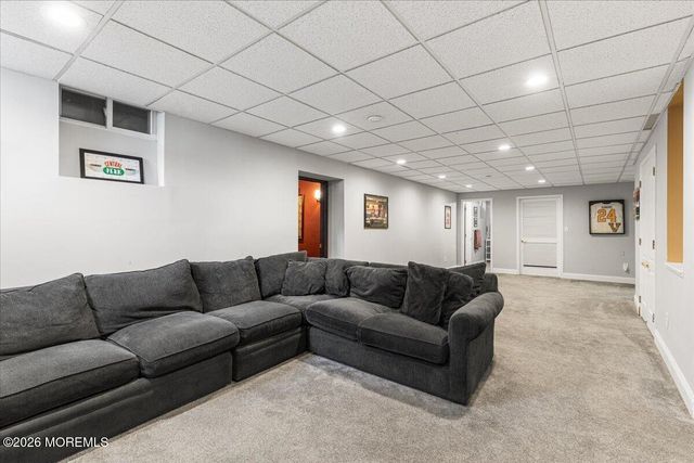 13 Iris Circle, Manalapan, NJ 07726