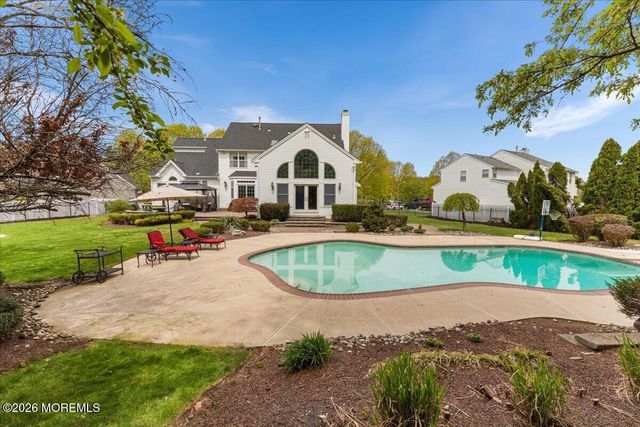 13 Iris Circle, Manalapan, NJ 07726