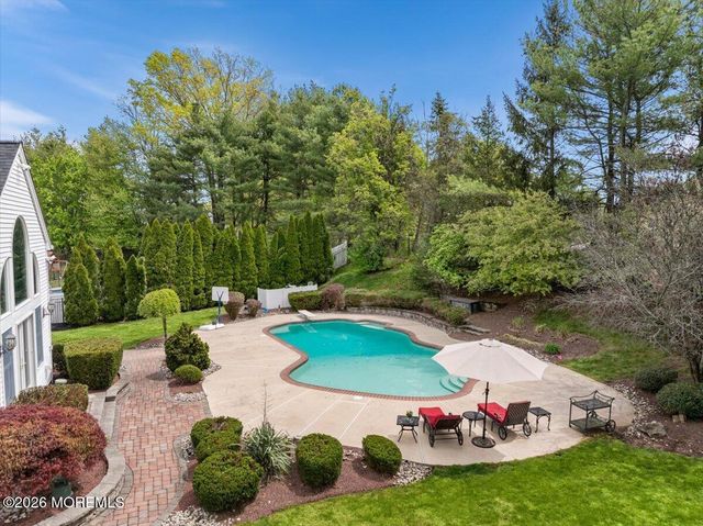 13 Iris Circle, Manalapan, NJ 07726