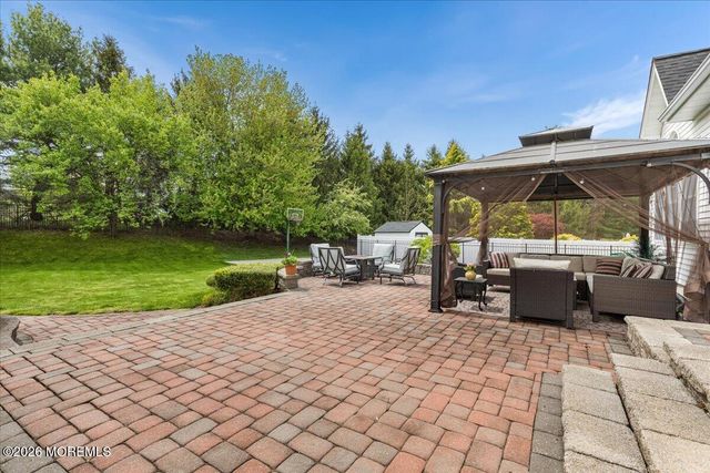13 Iris Circle, Manalapan, NJ 07726