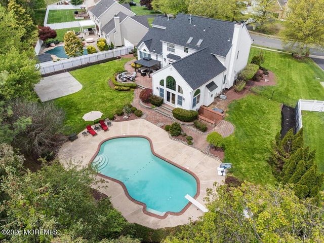 13 Iris Circle, Manalapan, NJ 07726