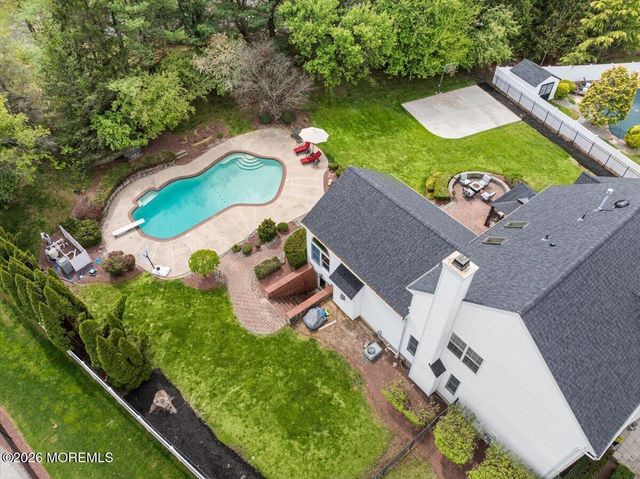 13 Iris Circle, Manalapan, NJ 07726