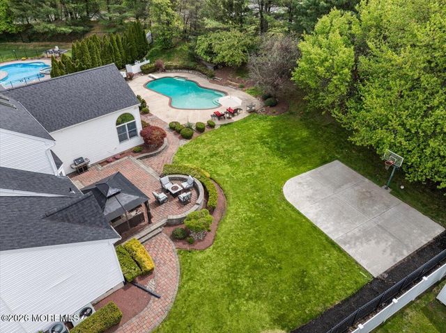 13 Iris Circle, Manalapan, NJ 07726