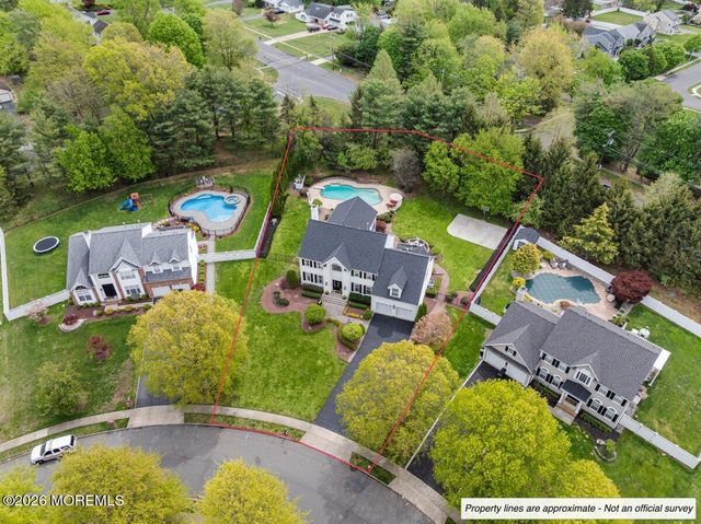 13 Iris Circle, Manalapan, NJ 07726
