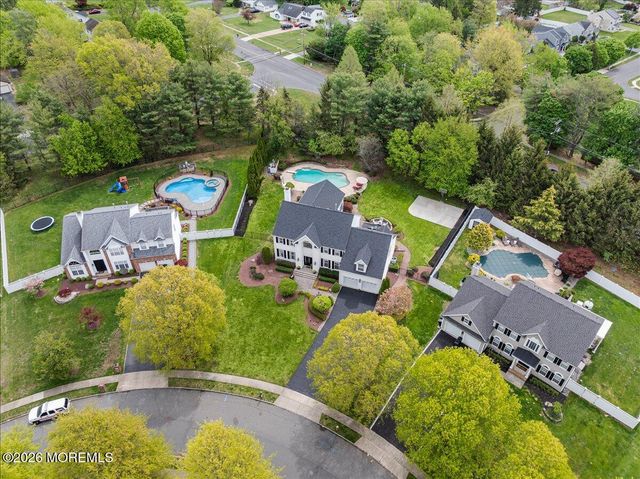 13 Iris Circle, Manalapan, NJ 07726