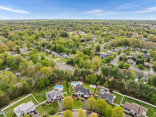 13 Iris Circle, Manalapan, NJ 07726