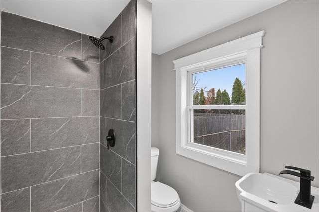 18 Huron Street, Warwick, RI 02889