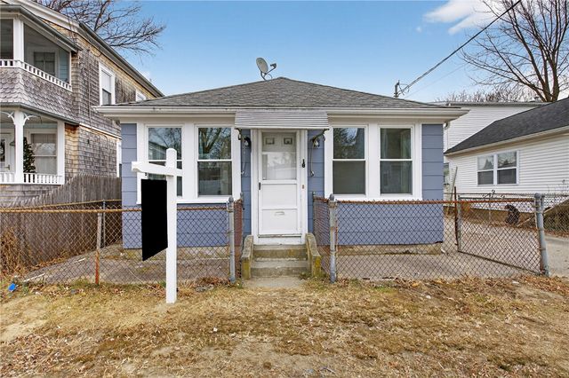 18 Huron Street, Warwick, RI 02889