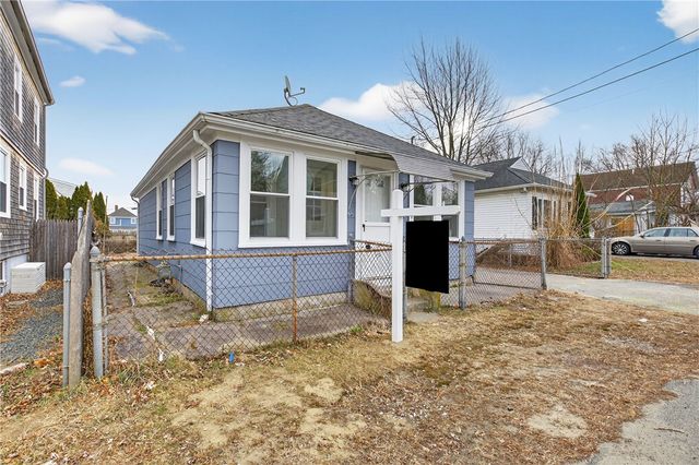 18 Huron Street, Warwick, RI 02889