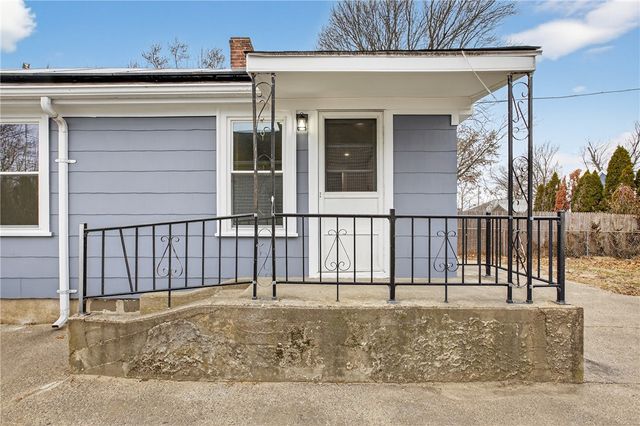 18 Huron Street, Warwick, RI 02889