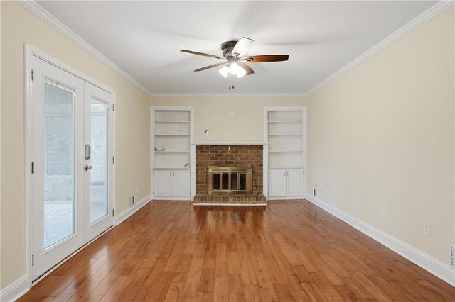 521 Rue Montaigne, Stone Mountain, GA 30083