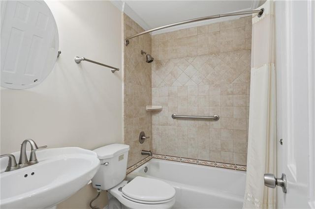 521 Rue Montaigne, Stone Mountain, GA 30083