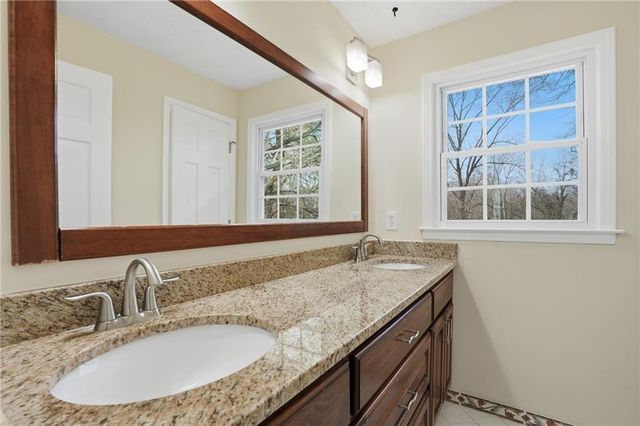 521 Rue Montaigne, Stone Mountain, GA 30083