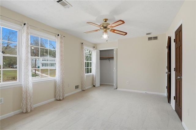 521 Rue Montaigne, Stone Mountain, GA 30083